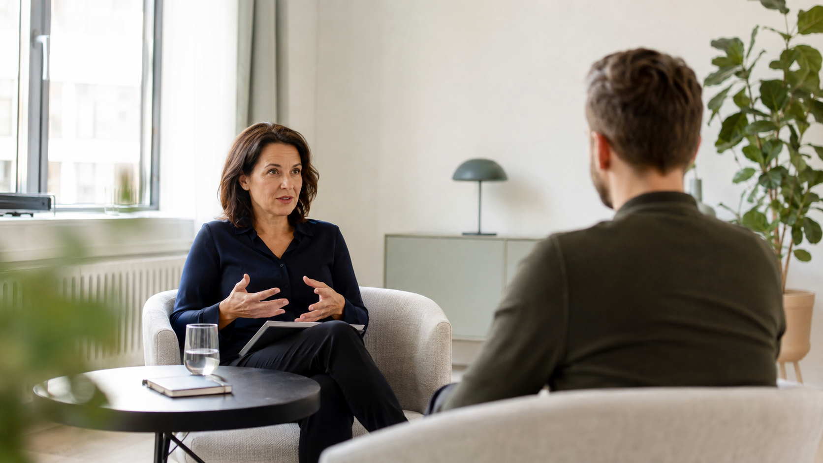 KI-generiertes Bild: Coach und Klient im persönlichen Coaching-Gespräch